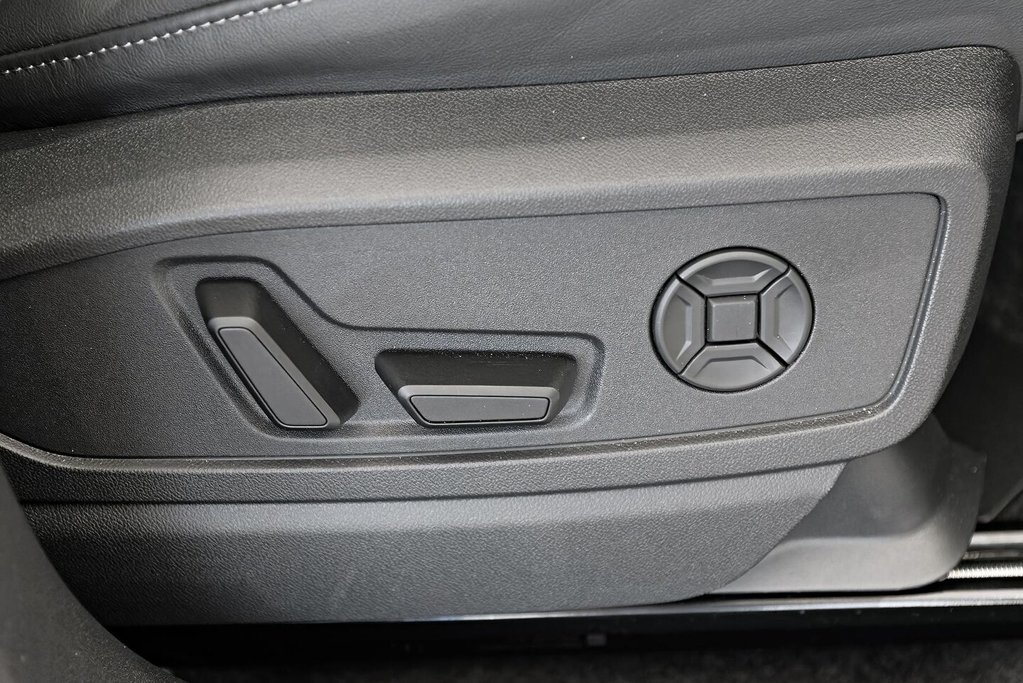 Image about Audi Q5 SUV TDI quattro 150 kW