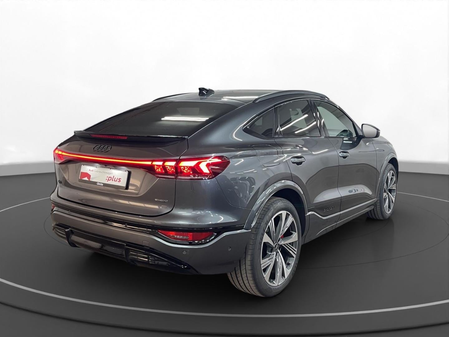 Bild über Audi Q6 Sportback e-tron e-tron quattro - für weitere Informationen kontaktieren Sie den Audi Partner