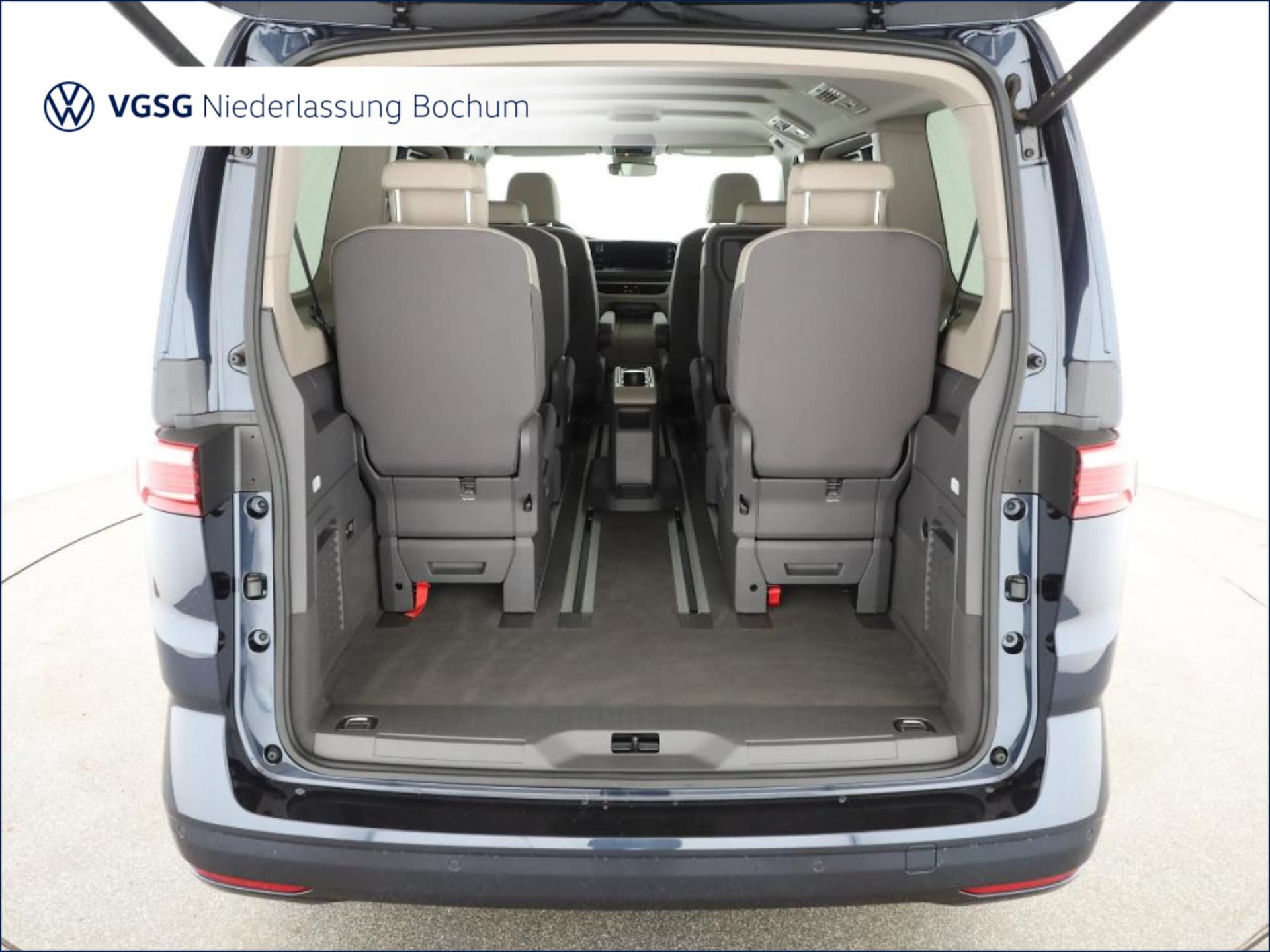 Volkswagen Multivan Langversion Basis-Modell