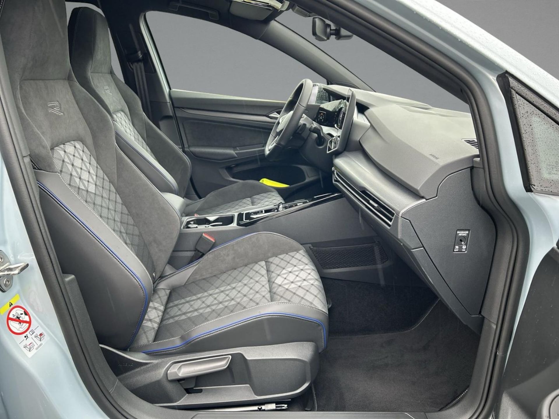 Volkswagen Golf R-Line