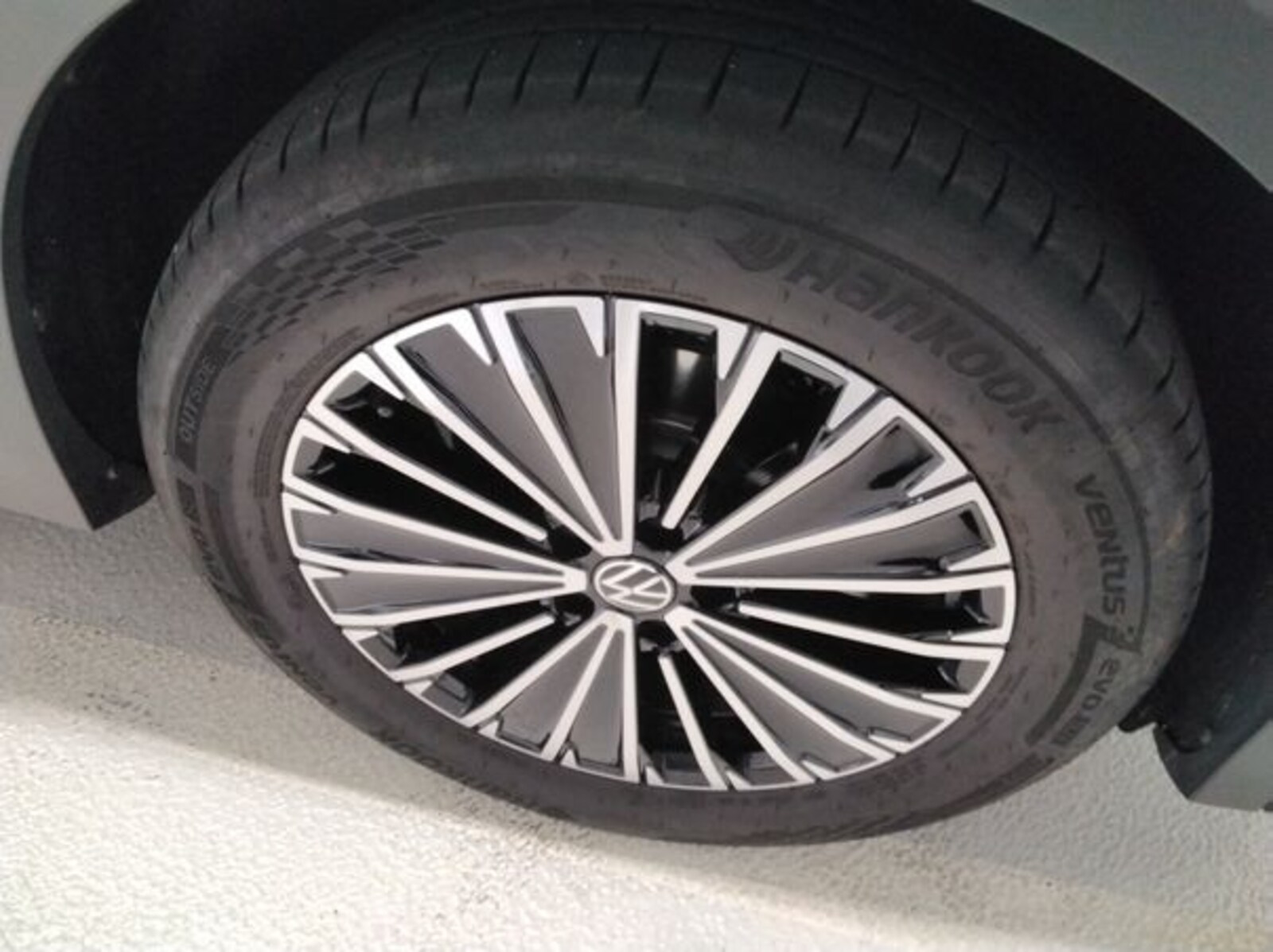 Volkswagen Tiguan – Bild 8