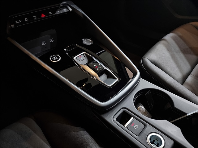 Audi A3 40 TFSI 150 204 kW hp S tronic 10