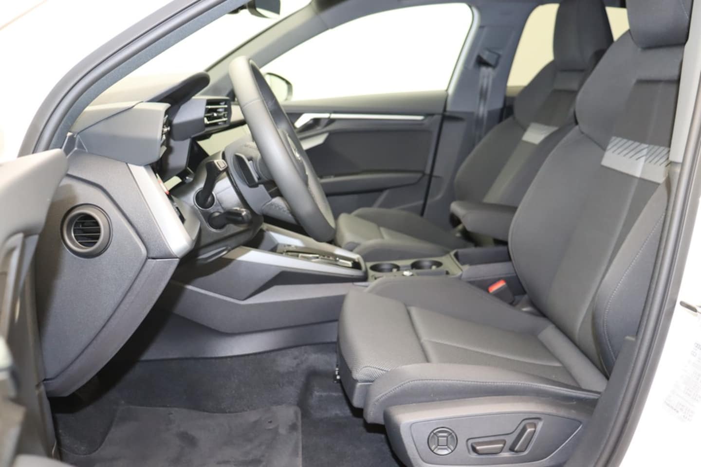 Bild über Audi A3 Sportback S line 35 TDI S tronic - für weitere Informationen kontaktieren Sie den Audi Partner