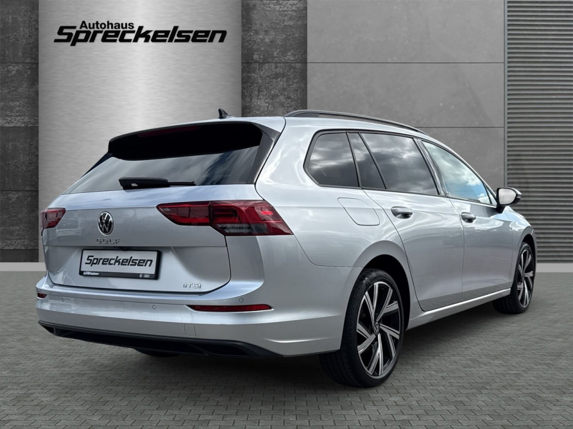 Volkswagen Golf Variant Life