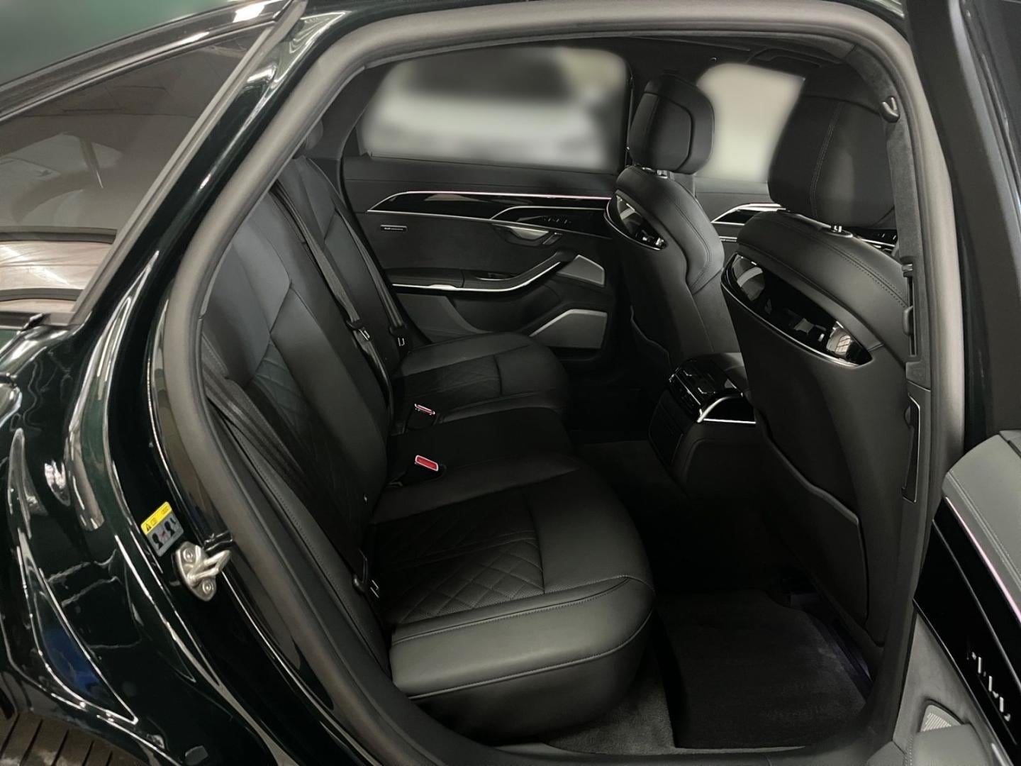 Bild über Audi S8 TFSI quattro tiptronic - für weitere Informationen kontaktieren Sie den Audi Partner