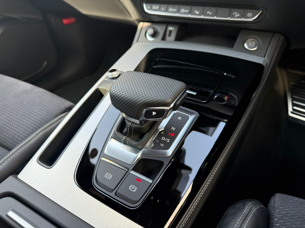 Image about Audi Q5 40 TDI quattro S line 150(204) kW(PS) S tronic