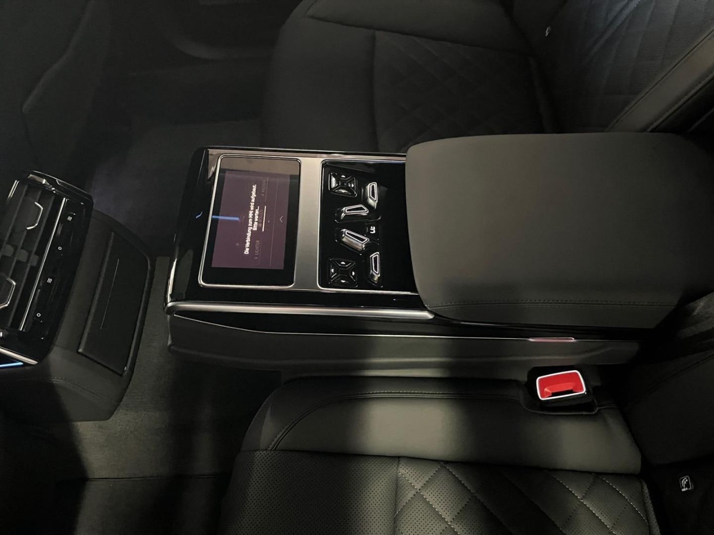 Bild über Audi S8 TFSI quattro tiptronic - für weitere Informationen kontaktieren Sie den Audi Partner