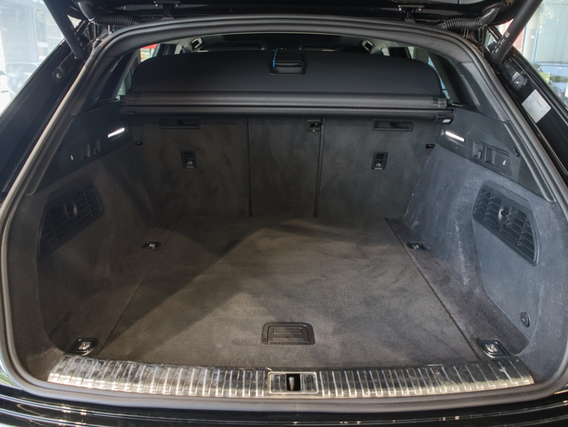 Audi Q8 e-tron S line