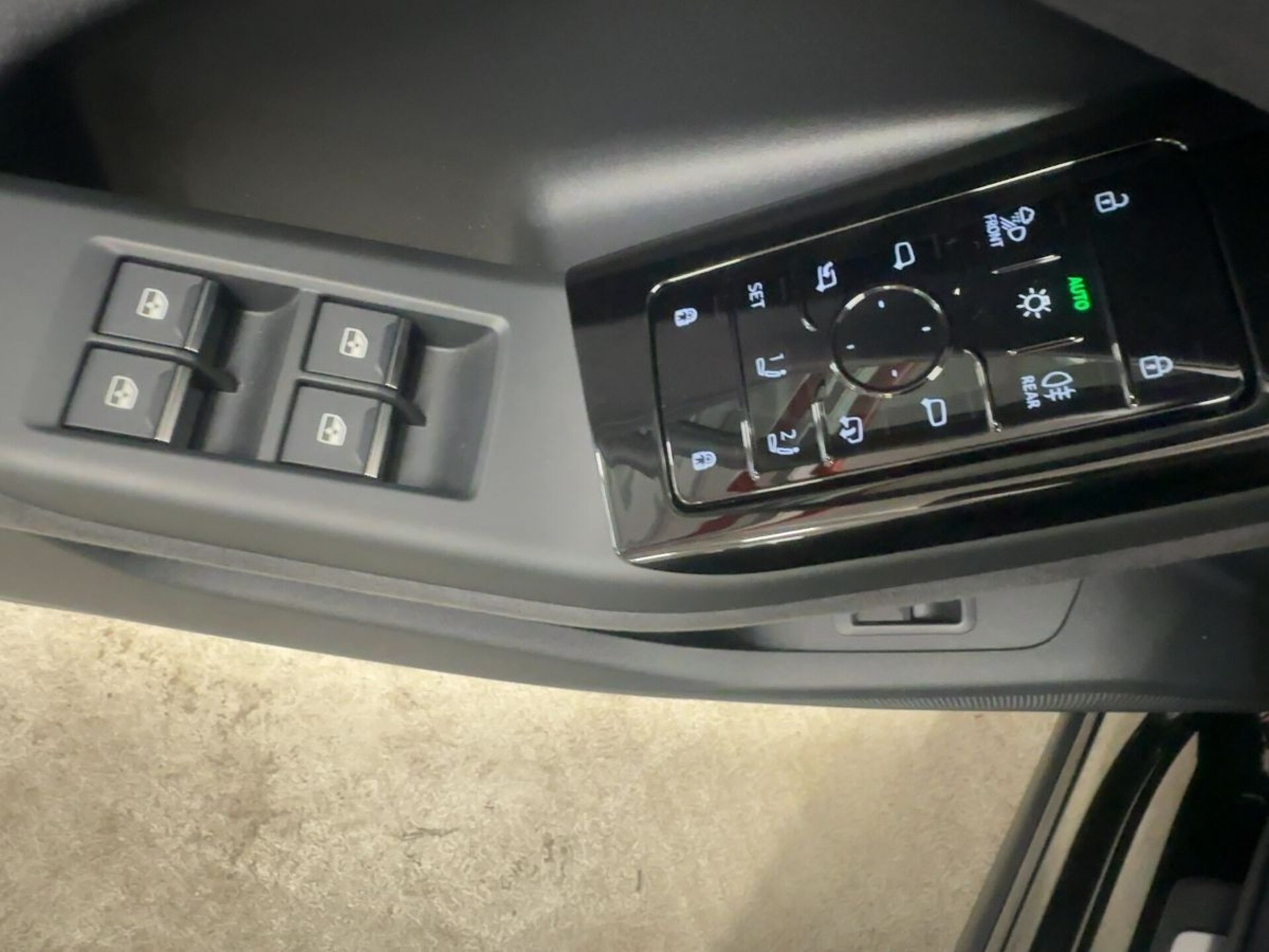 Audi SQ6 SUV e-tron
