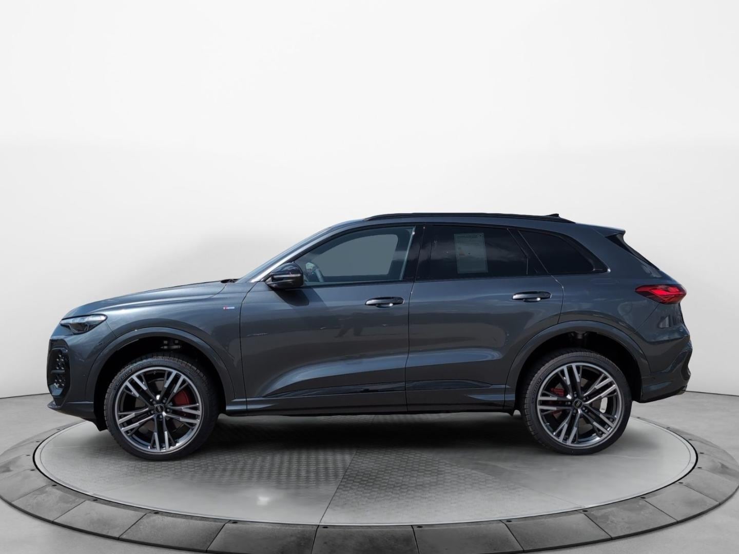 Bild über Audi Q5 SUV TDI quattro 220 kW S tronic - für weitere Informationen kontaktieren Sie den Audi Partner