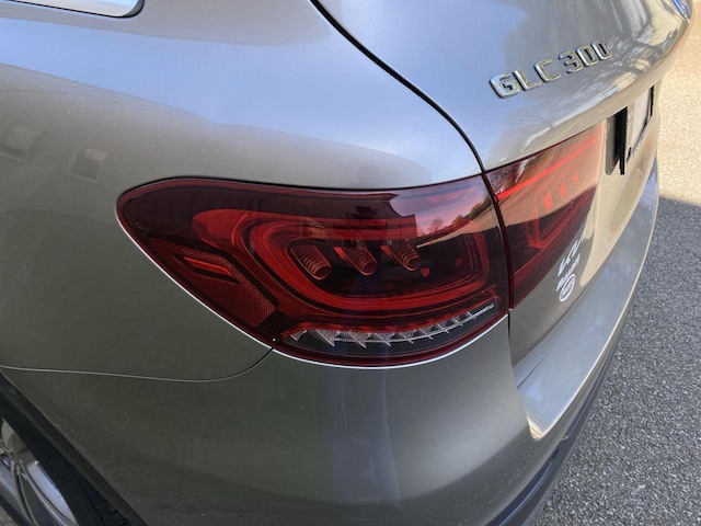 2021 Mercedes-Benz GLC 300