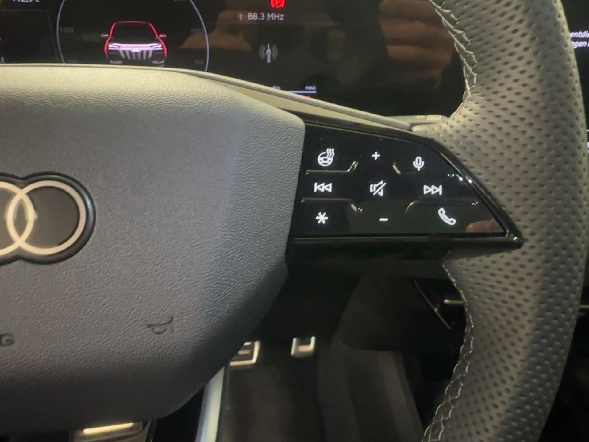 Audi SQ6 SUV e-tron