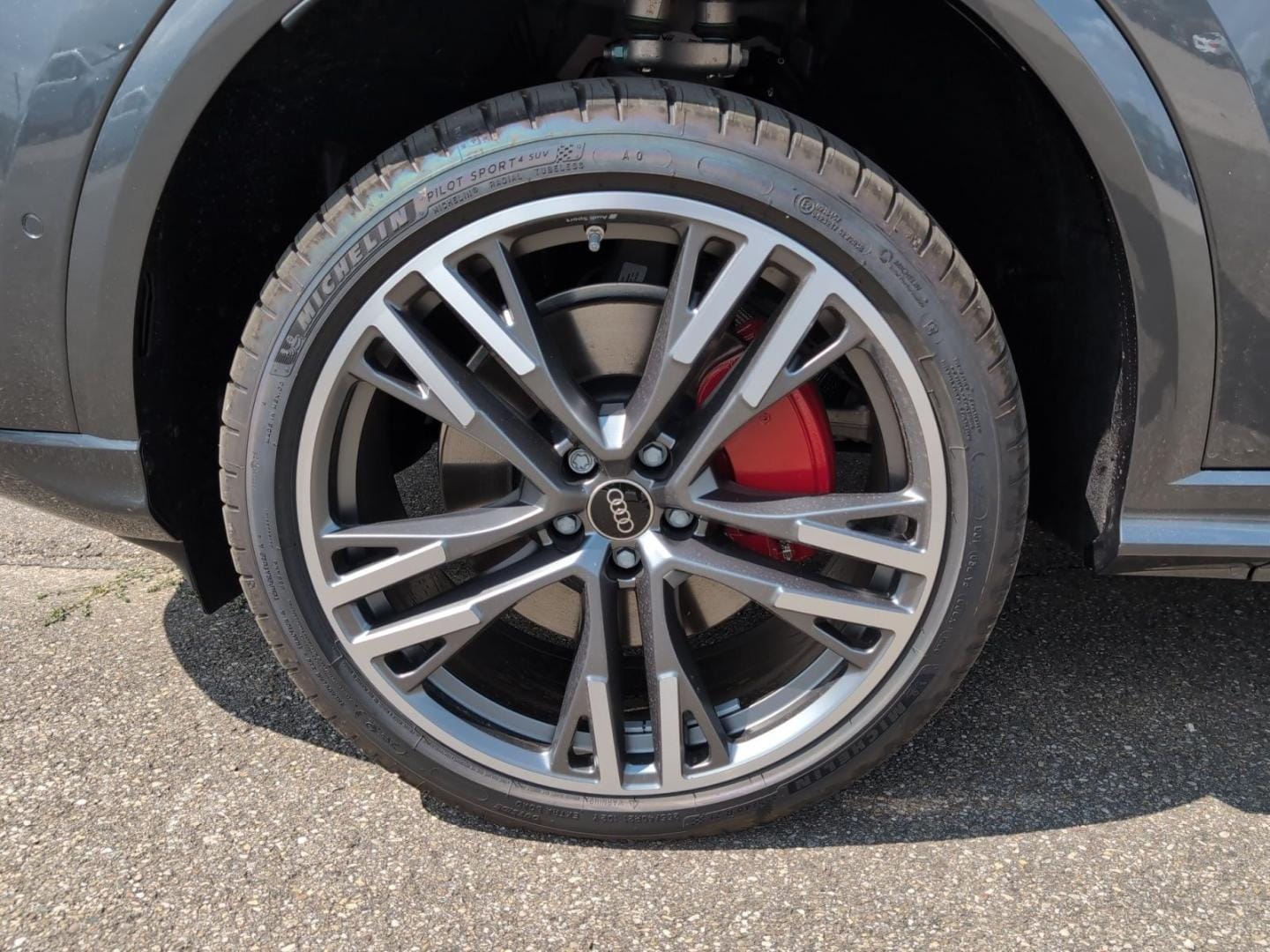 Bild über Audi Q5 SUV TDI quattro 220 kW S tronic - für weitere Informationen kontaktieren Sie den Audi Partner