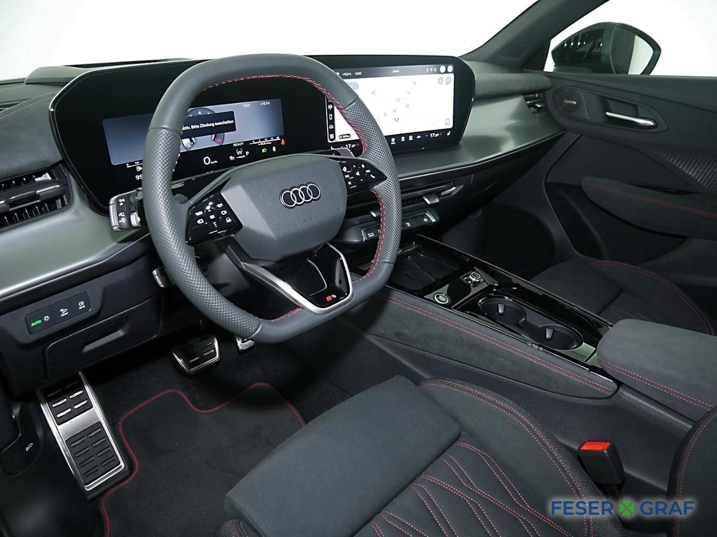 Bild über Audi Q3 SUV TFSI quattro 195 kW S tronic - für weitere Informationen kontaktieren Sie den Audi Partner