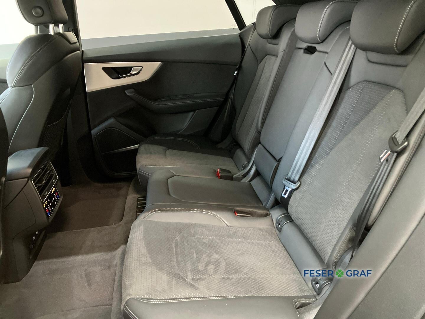 Bild über Audi Q8 SUV S line business TDI quattro 210 kW tiptronic - für weitere Informationen kontaktieren Sie den Audi Partner