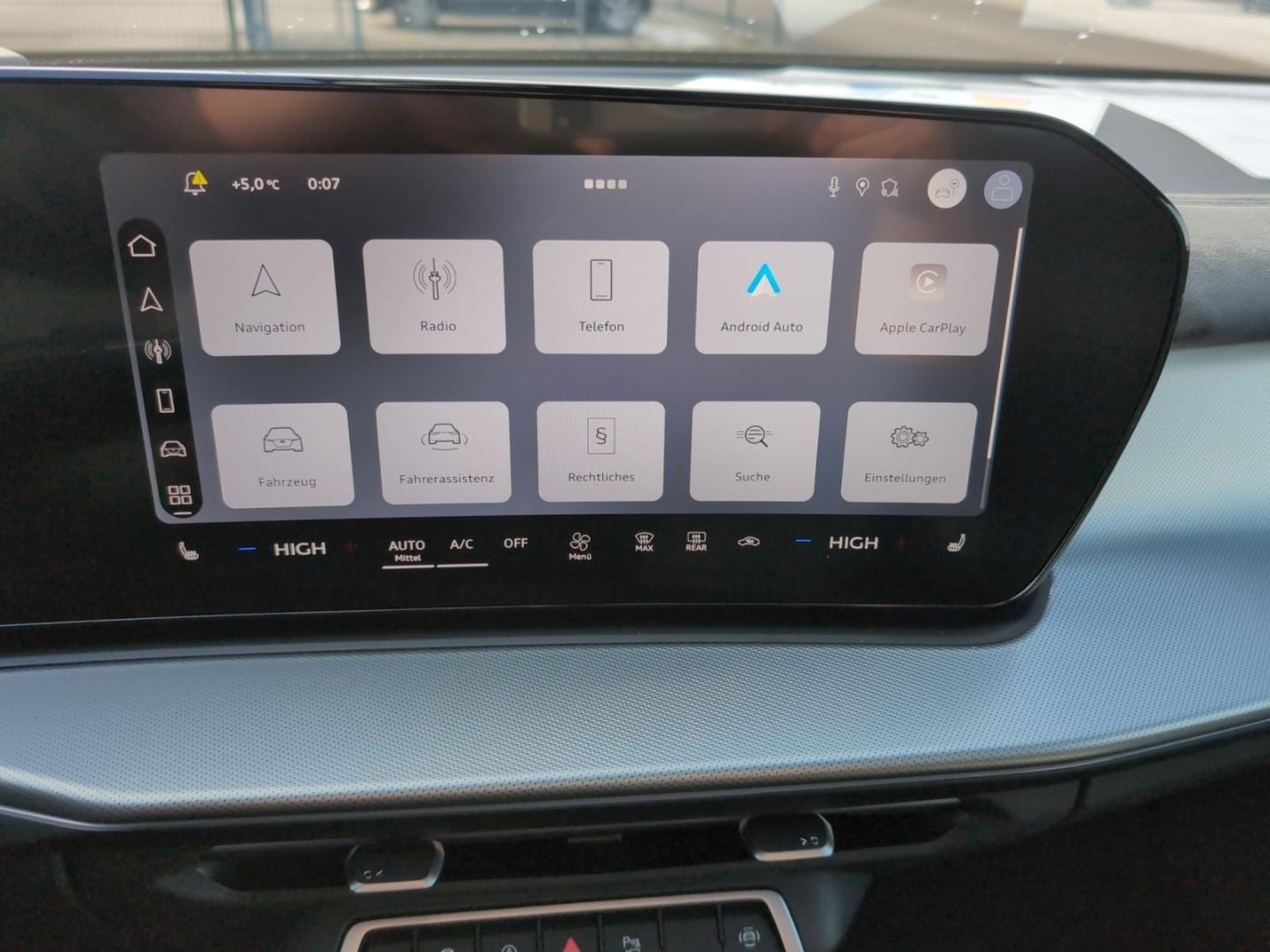 Bild über Audi Q3 SUV TFSI quattro 195 kW S tronic - für weitere Informationen kontaktieren Sie den Audi Partner