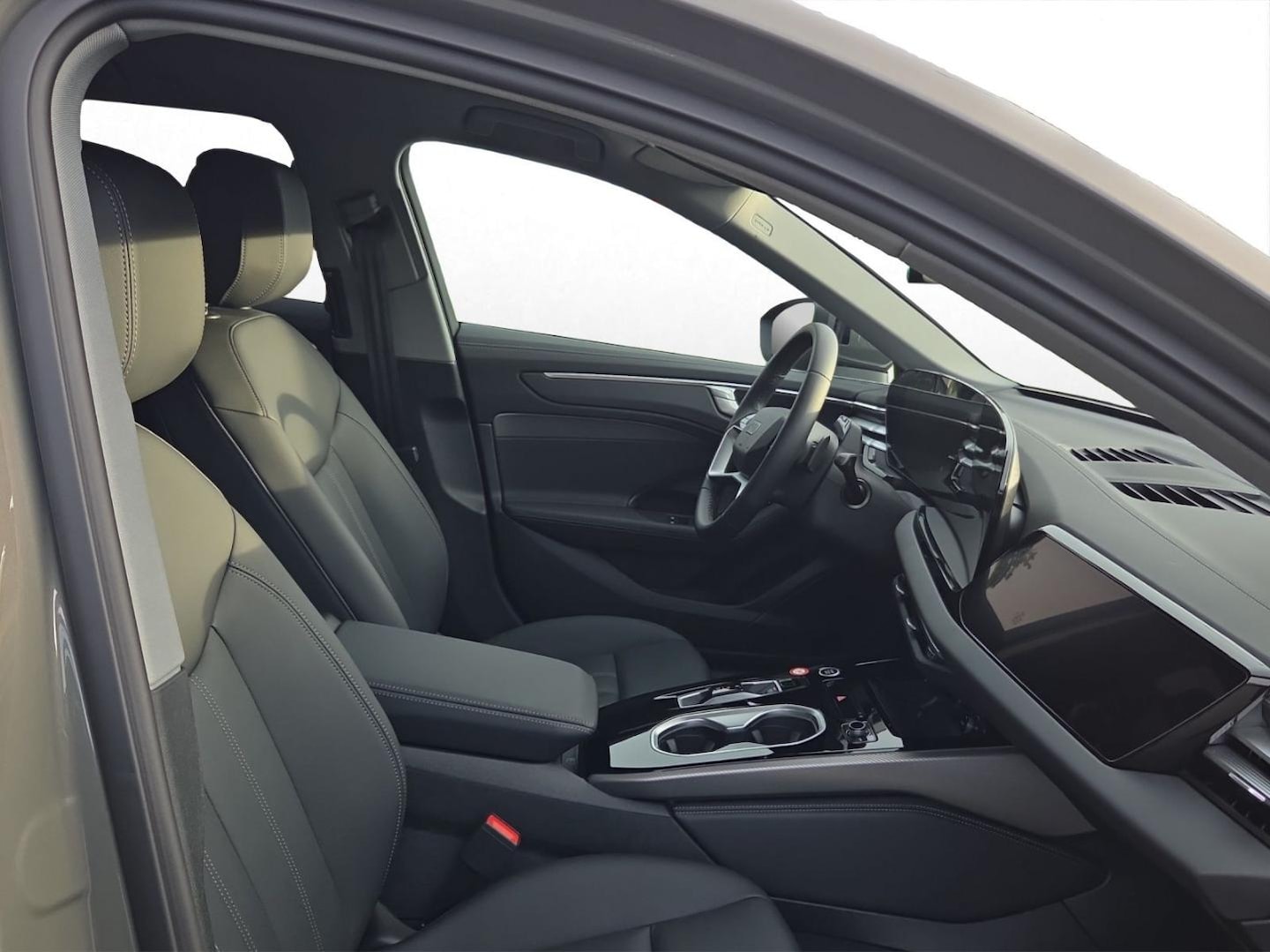 Bild über Audi A6 Avant TDI quattro 220 kW S tronic - für weitere Informationen kontaktieren Sie den Audi Partner
