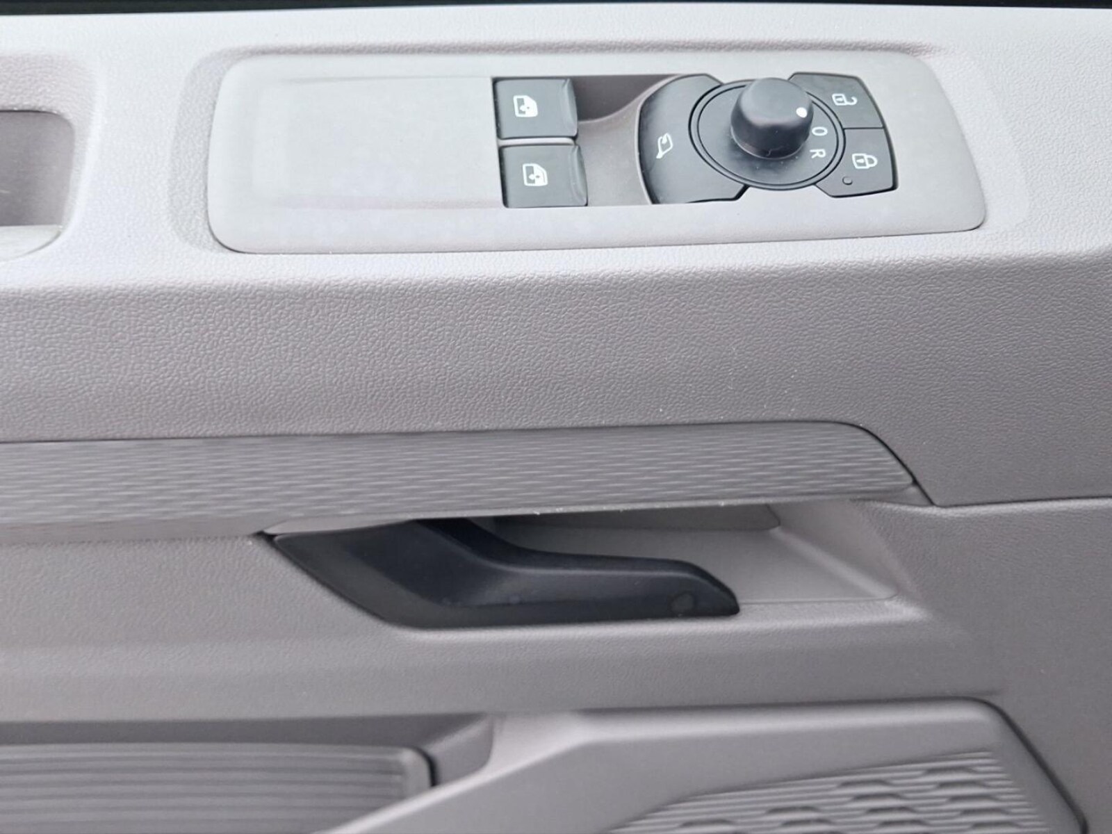 Volkswagen Transporter Kasten kurzer Radstand – Bild 16