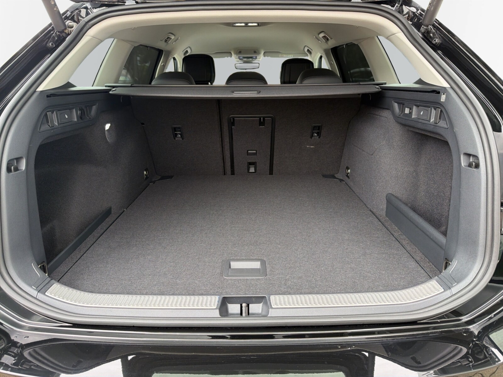Volkswagen Passat – Bild 10