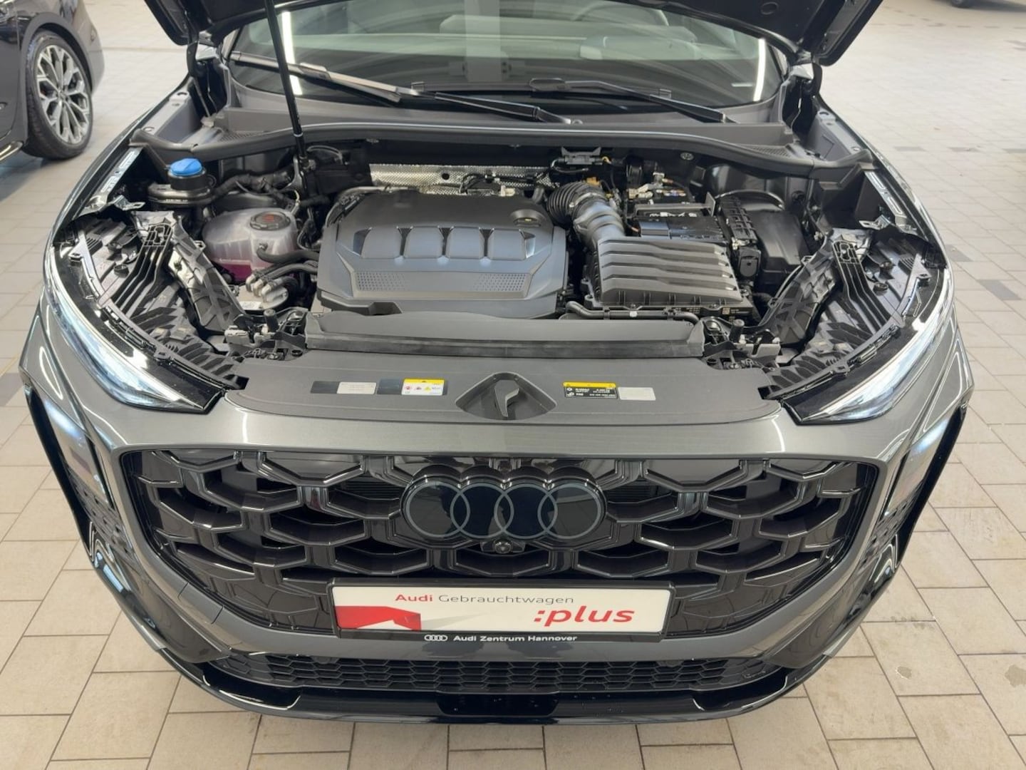 Bild über Audi Q3 SUV TDI quattro 142 kW S tronic - für weitere Informationen kontaktieren Sie den Audi Partner