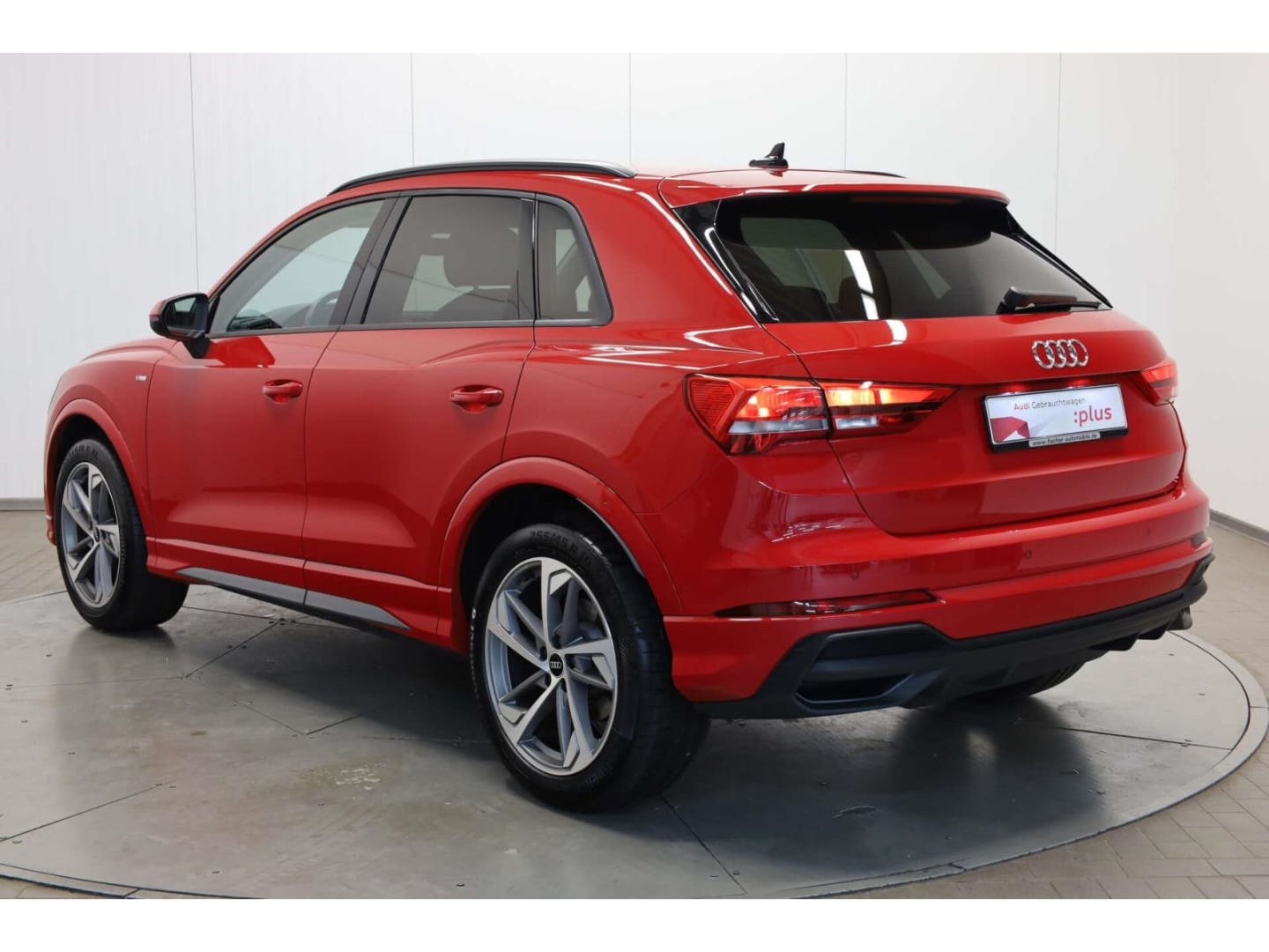 Bild über Audi Q3 TFSI 110 kW S tronic - für weitere Informationen kontaktieren Sie den Audi Partner