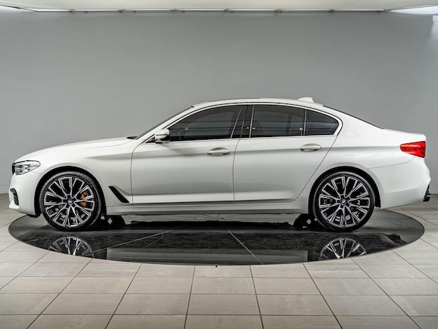 2019 BMW 5 Series 540i - Photo 8