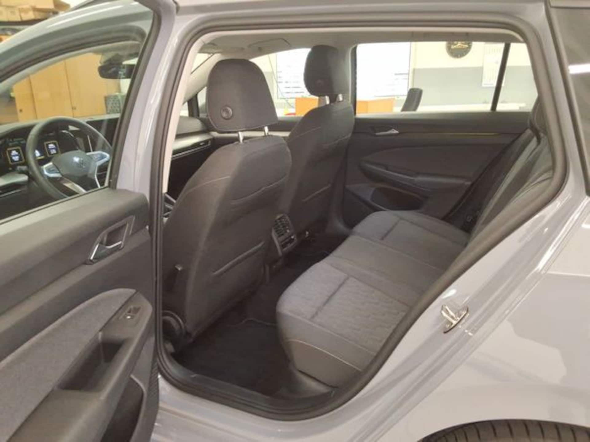 Volkswagen Golf Variant Life