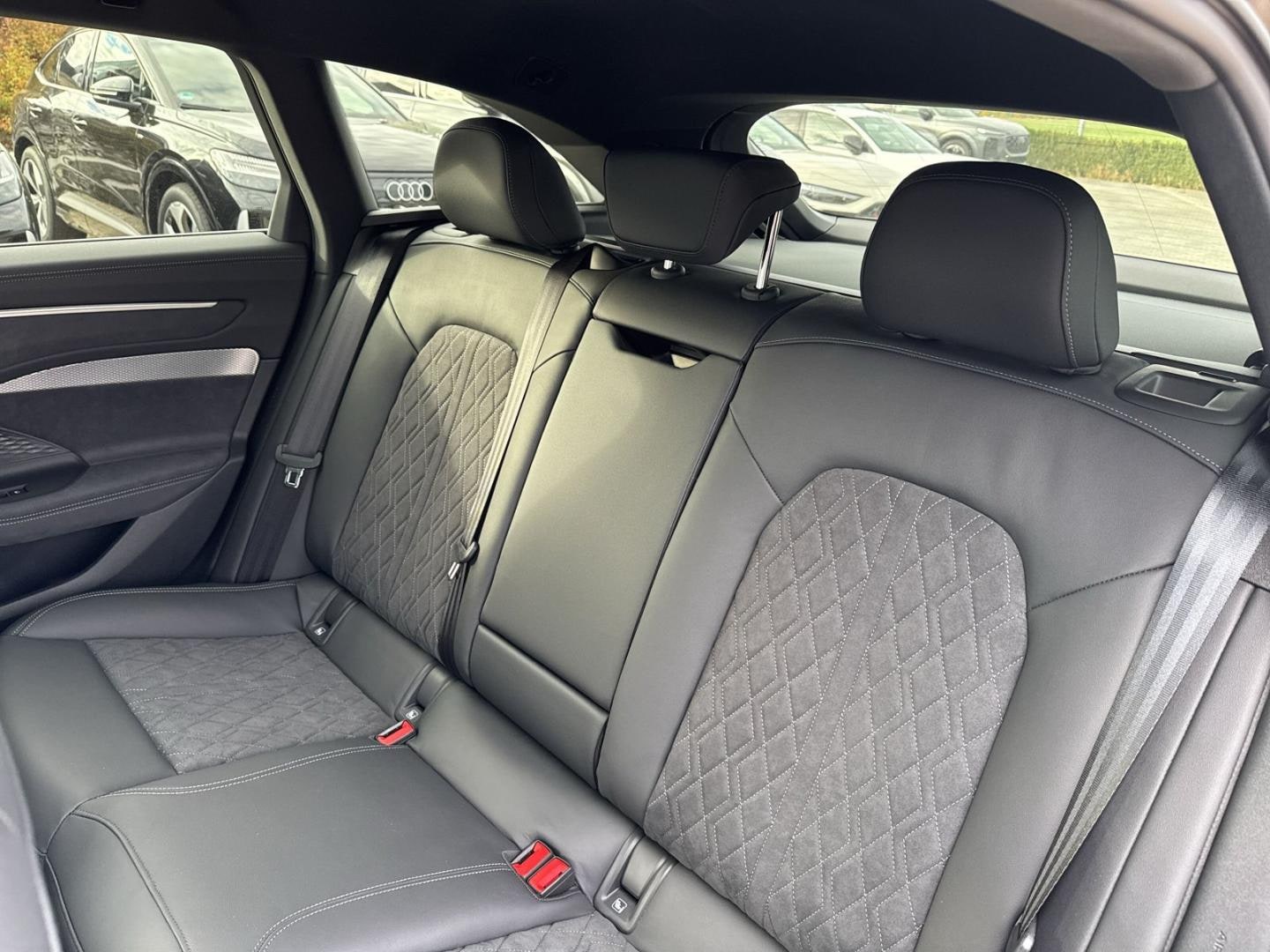 Bild über Audi A6 Avant e-hybrid e-hybrid quattro 270 kW S tronic - für weitere Informationen kontaktieren Sie den Audi Partner