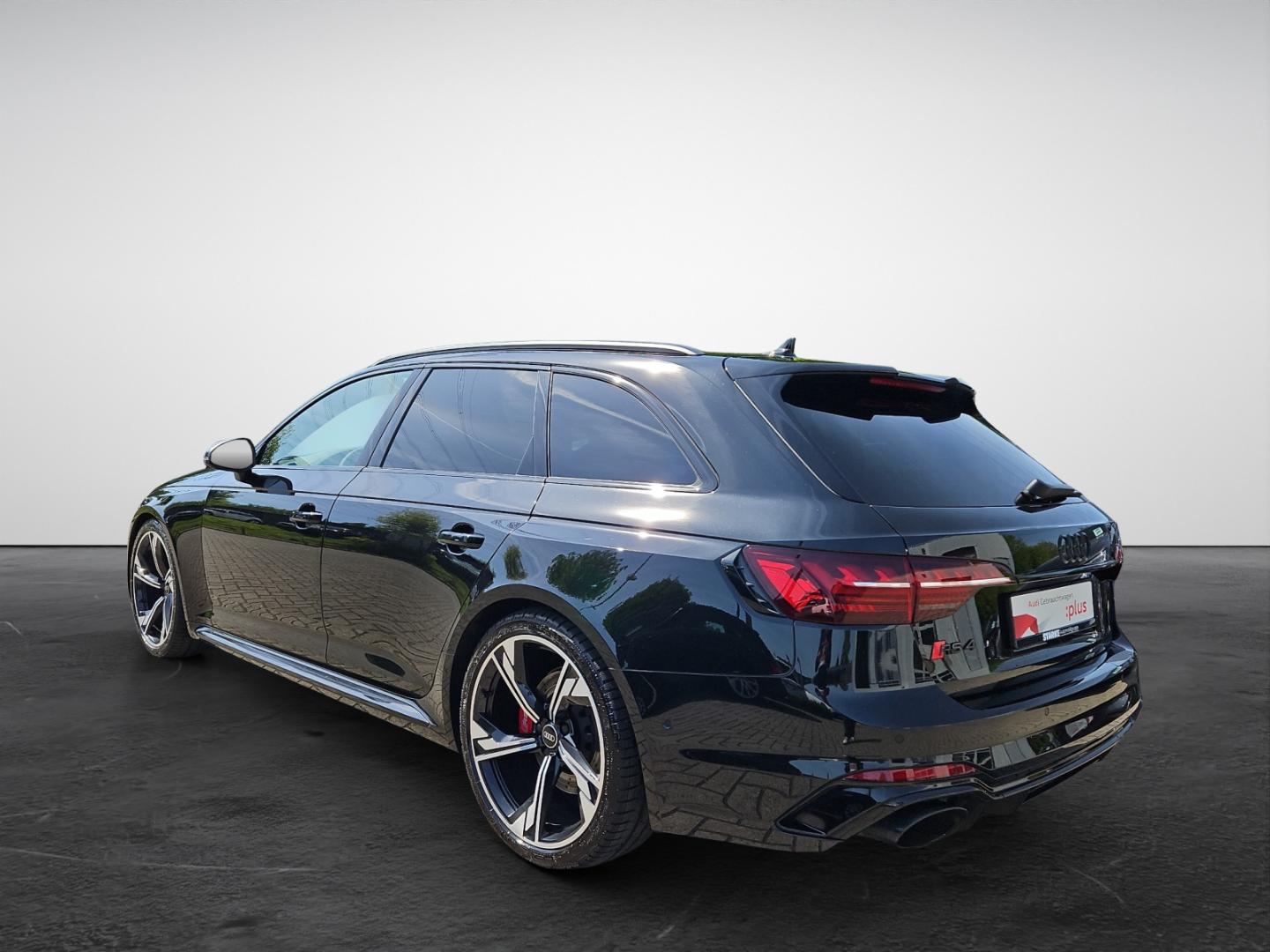 Image about Audi RS 4 Avant TFSI quattro tiptronic