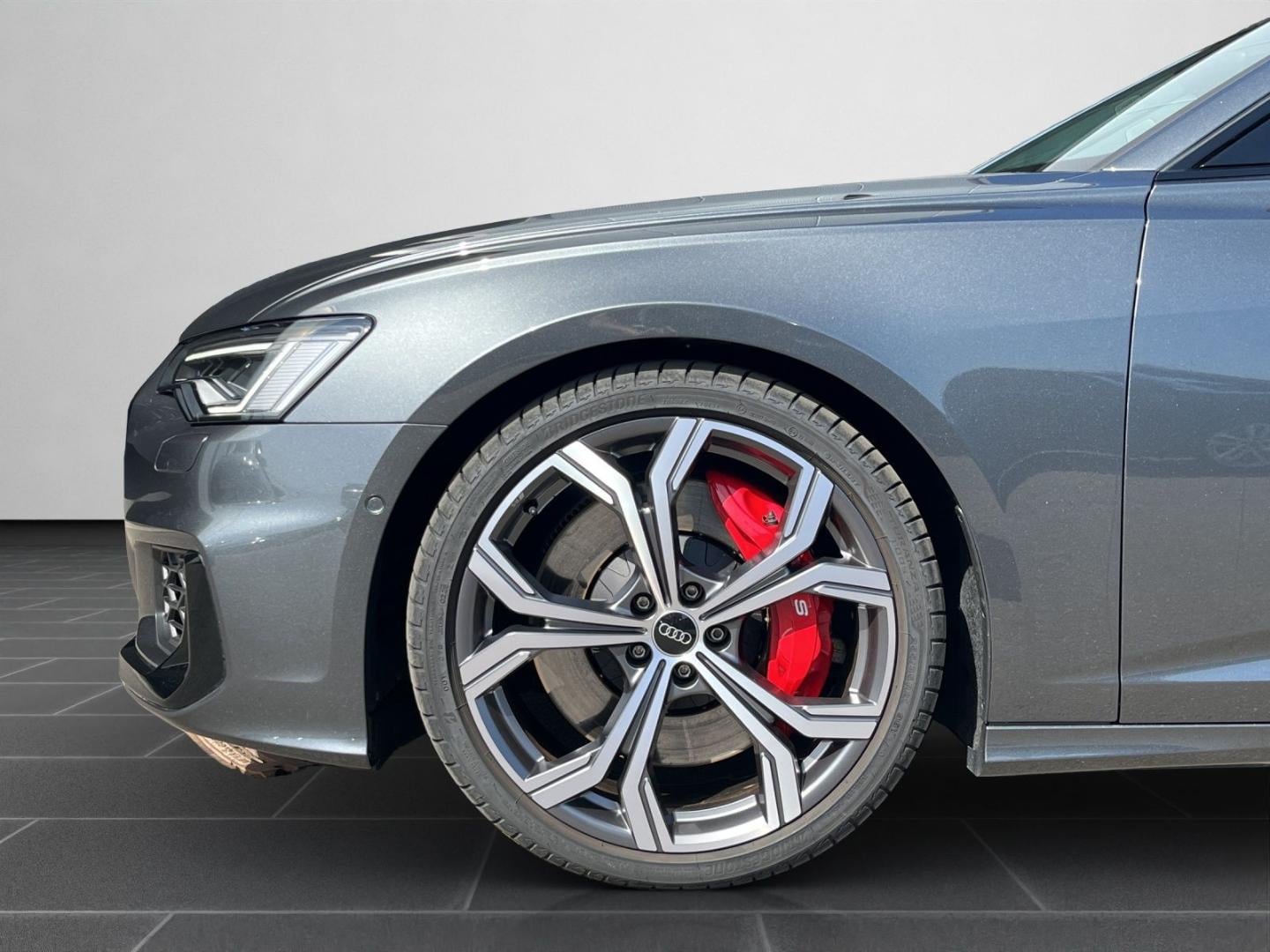 Bild über Audi S6 Avant TDI quattro tiptronic - für weitere Informationen kontaktieren Sie den Audi Partner