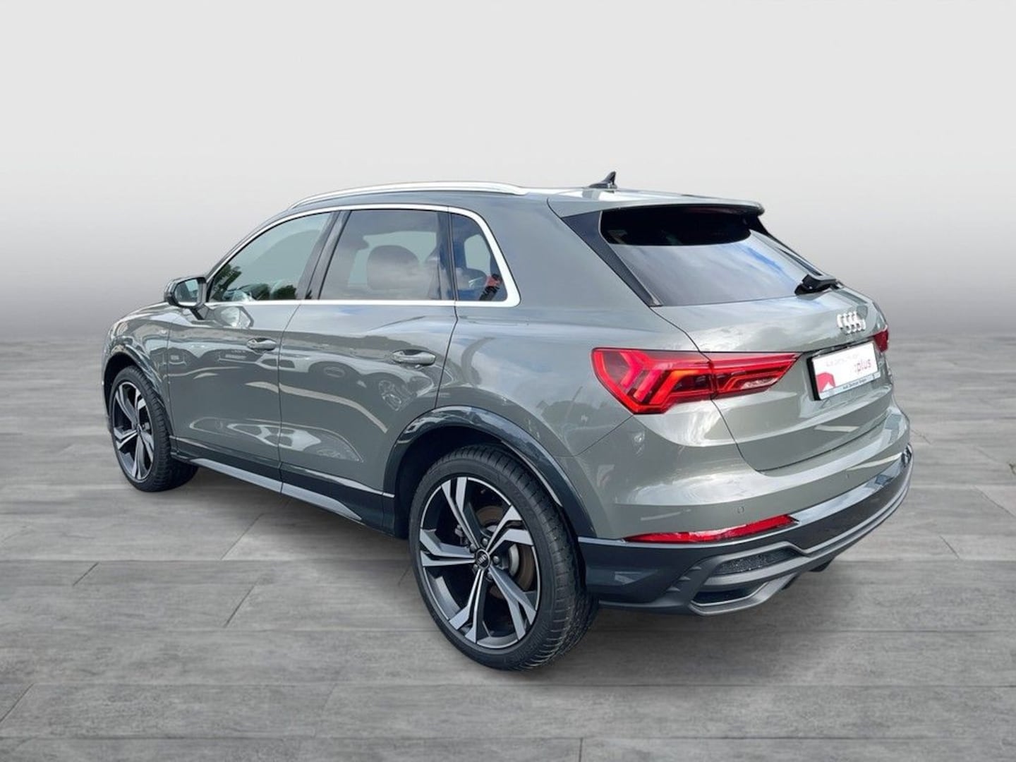 Bild über Audi Q3 TFSI quattro 180 kW S tronic - für weitere Informationen kontaktieren Sie den Audi Partner