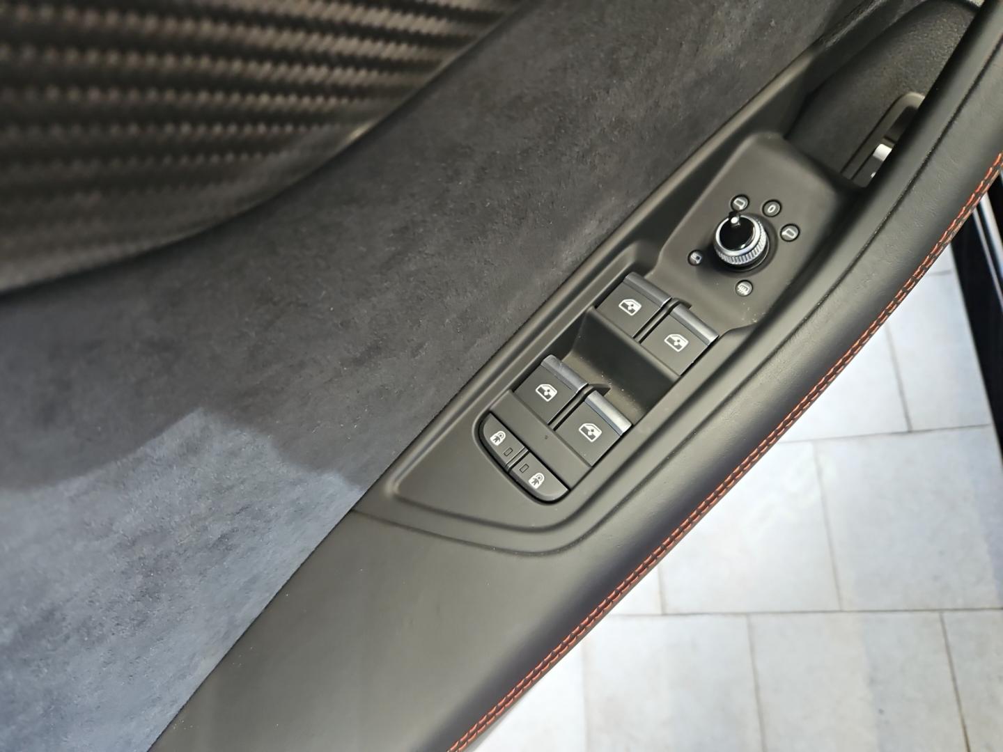 Image about Audi RS 4 Avant TFSI quattro tiptronic