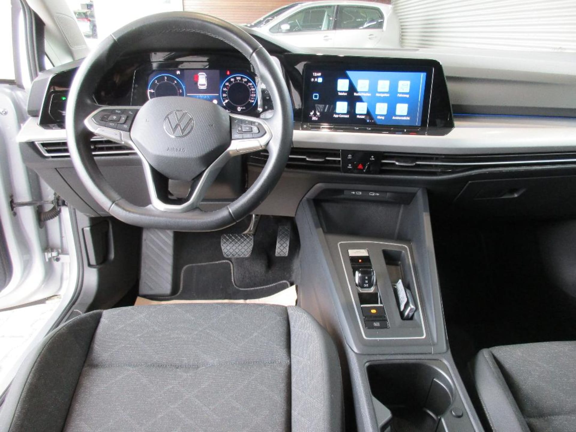Volkswagen Golf Variant Life