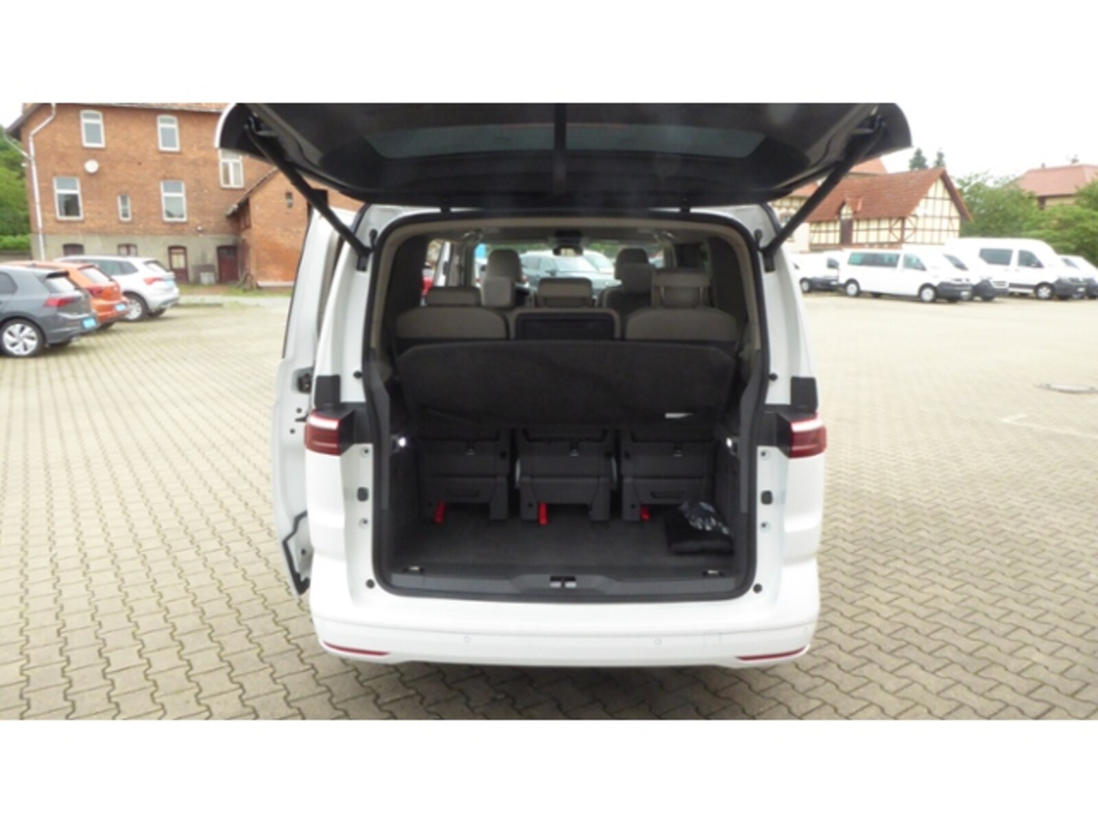 Volkswagen Multivan Langversion – Bild 9