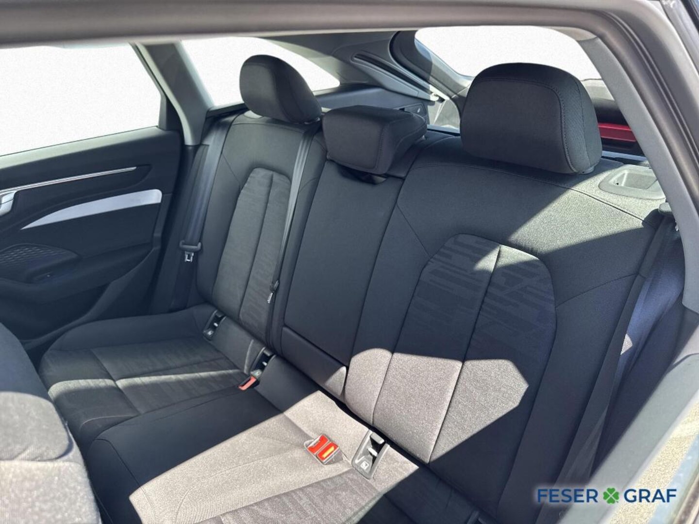 Bild über Audi A6 Avant TDI quattro 150 kW S tronic - für weitere Informationen kontaktieren Sie den Audi Partner
