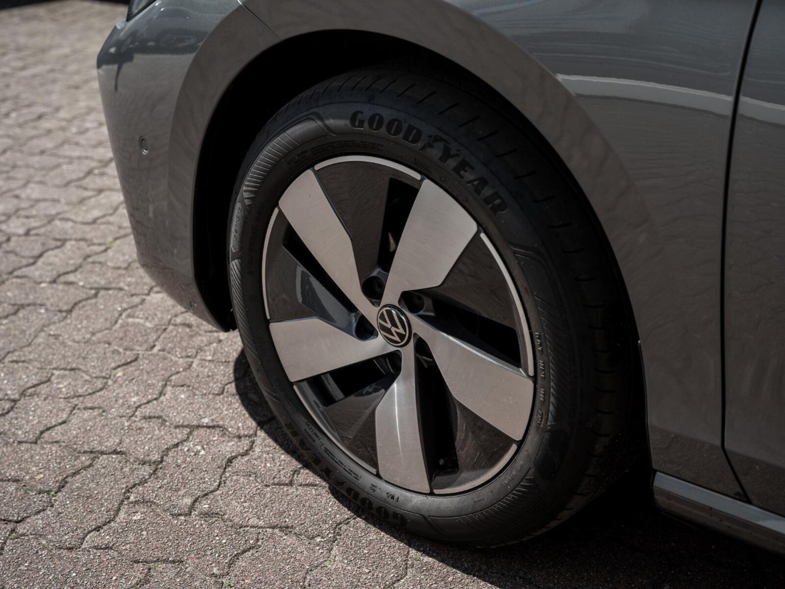 Volkswagen Passat – Bild 6