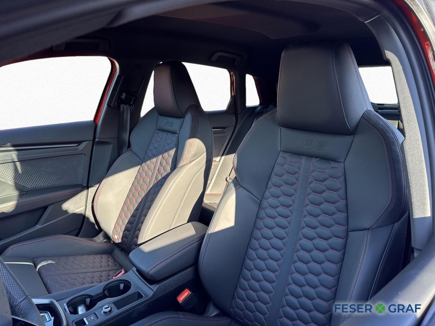 Bild über Audi RS 3 Sportback TFSI quattro 294 kW S tronic - für weitere Informationen kontaktieren Sie den Audi Partner