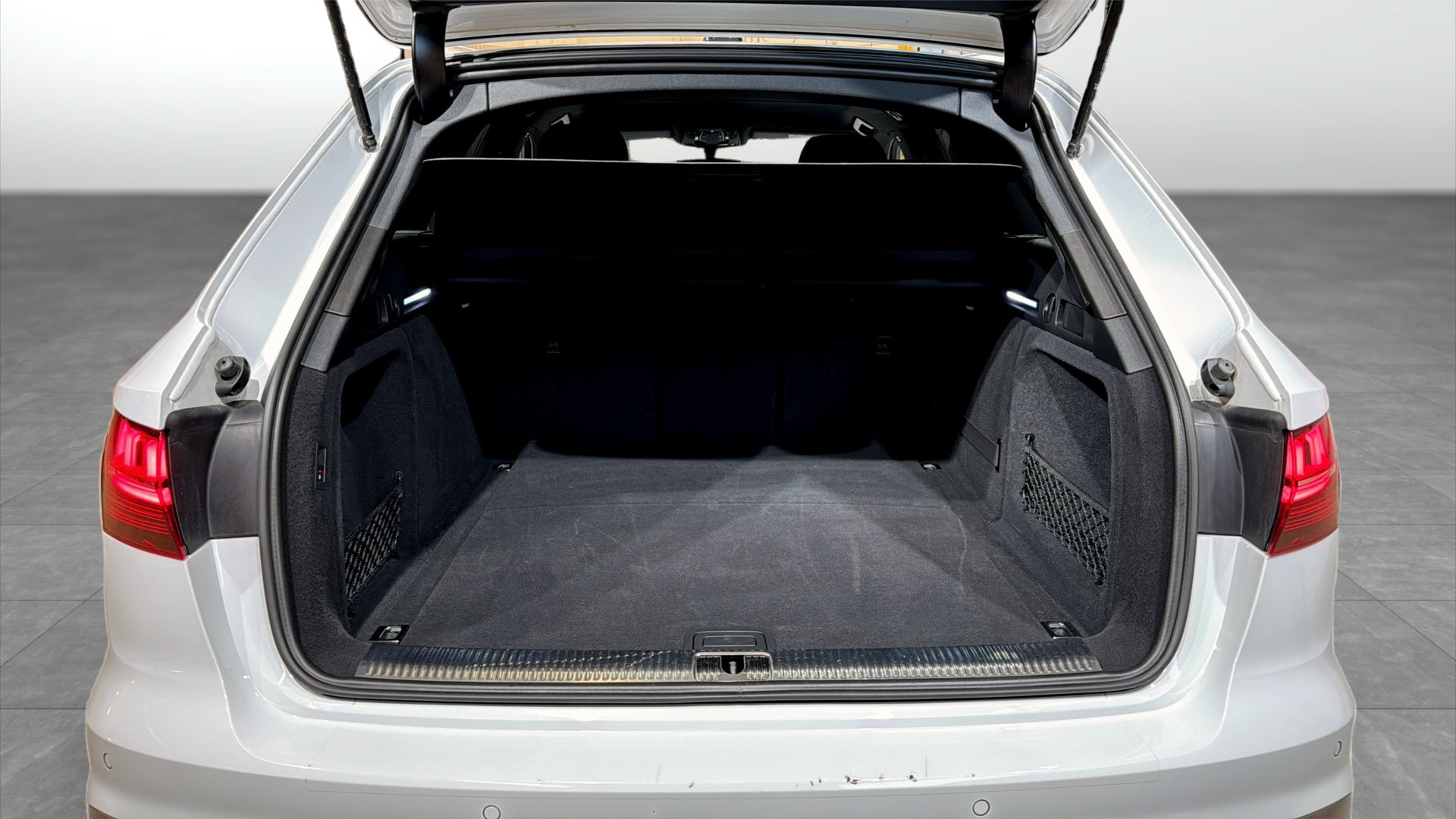 Image about Audi A4 Avant A4 Avant 40 TFSI quattro S line 204 hk S tronic