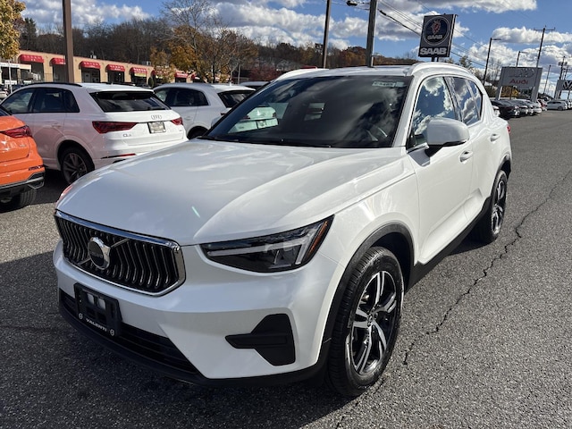 2025 Volvo XC40