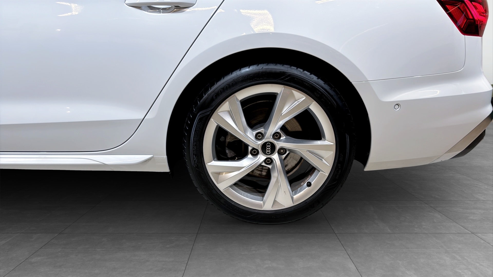 Image about Audi A4 Avant A4 Avant 40 TFSI quattro S line 204 hk S tronic
