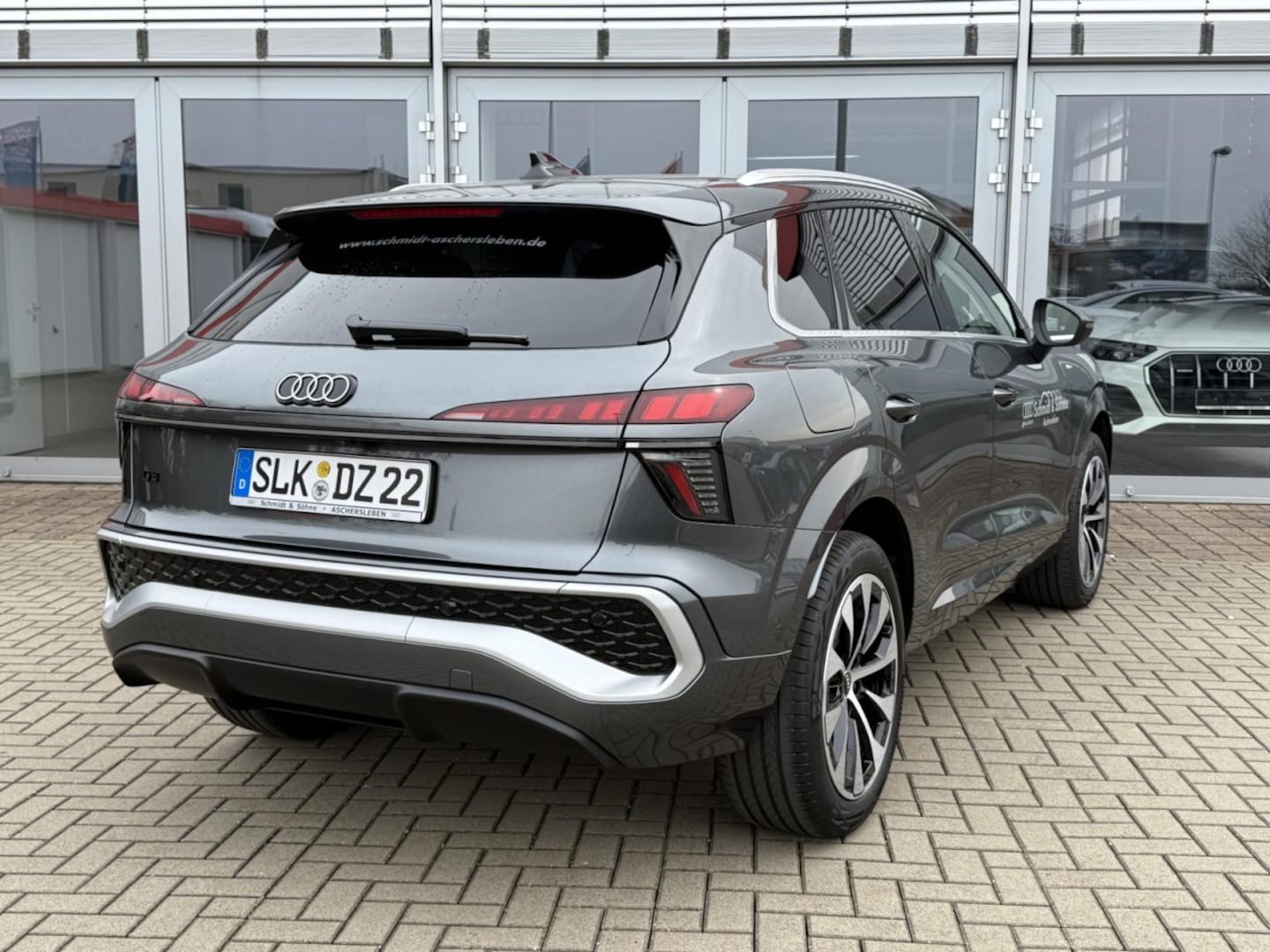 Bild über Audi Q3 SUV TFSI 110 kW S tronic - für weitere Informationen kontaktieren Sie den Audi Partner
