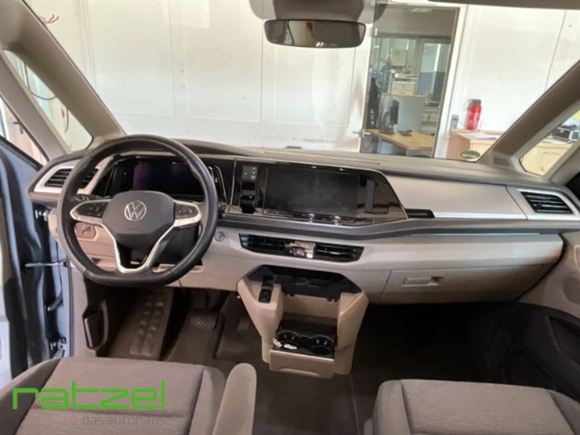 Volkswagen Multivan Basis-Modell