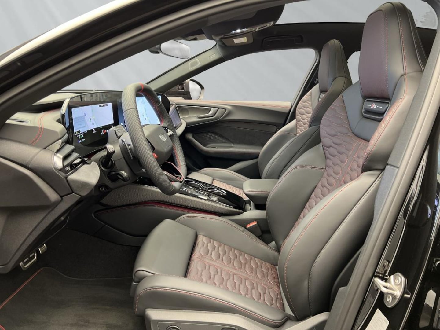 Bild über Audi RS 5 Limousine TFSI quattro 470 kW tiptronic - für weitere Informationen kontaktieren Sie den Audi Partner