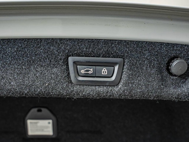 2019 BMW 5 Series 540i - Photo 46