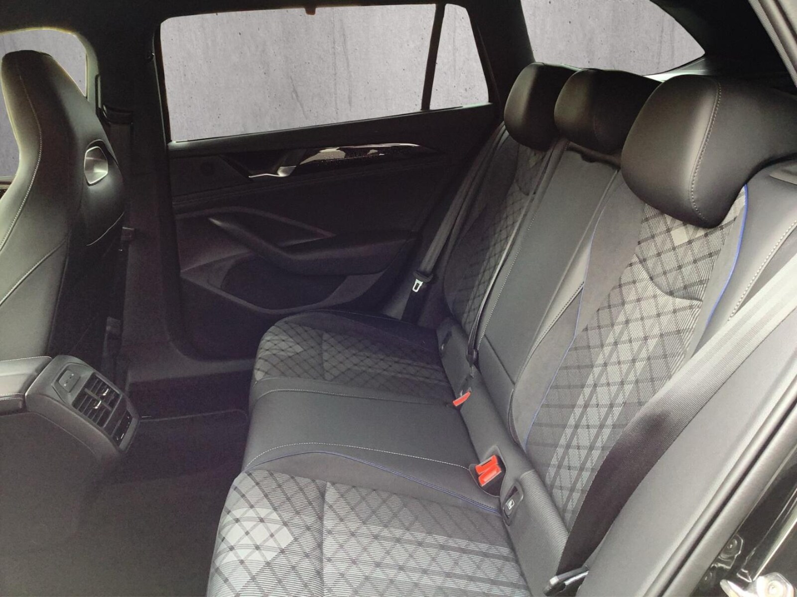 Volkswagen Passat – Bild 21