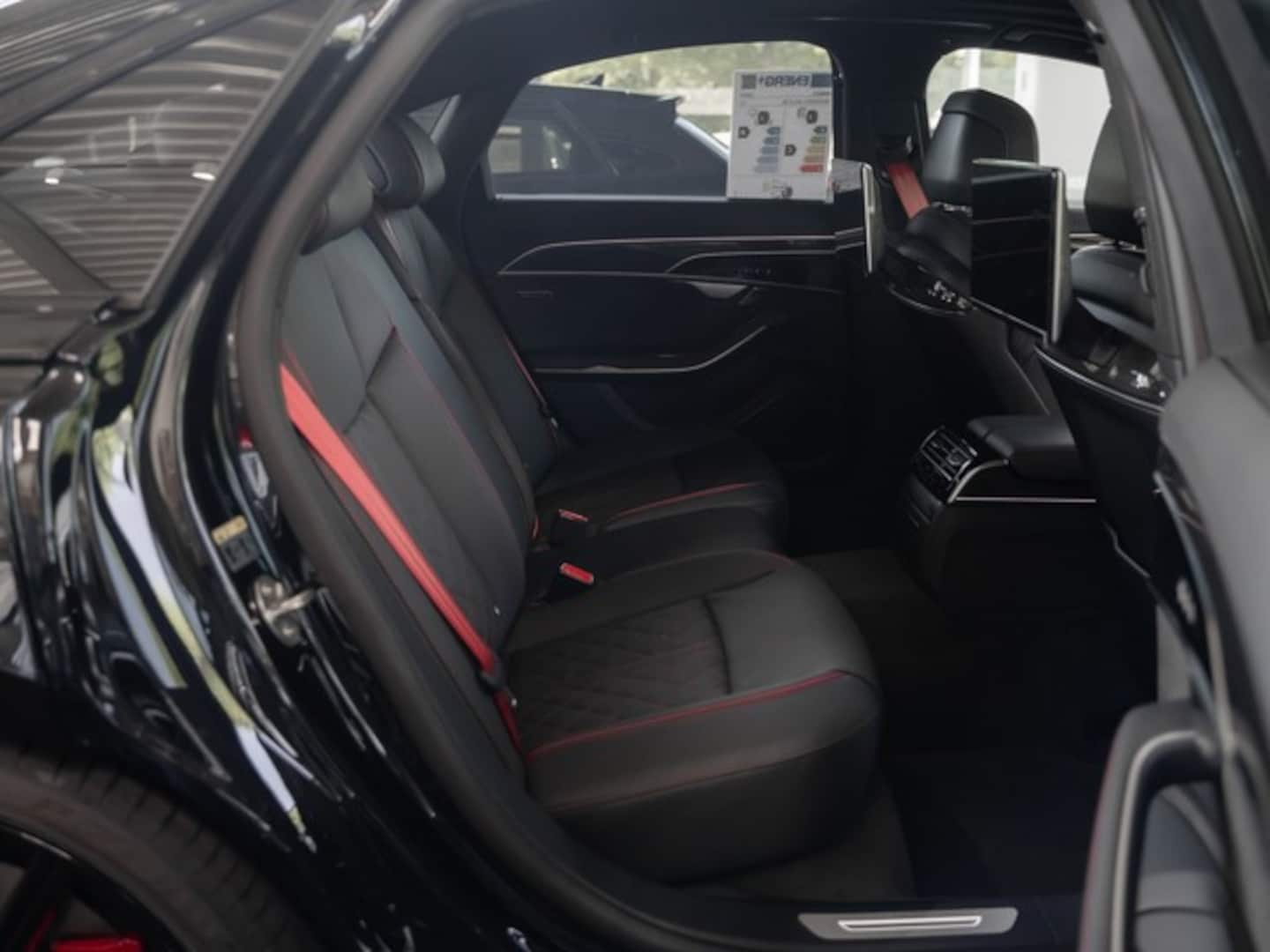 Bild über Audi S8 TFSI quattro tiptronic - für weitere Informationen kontaktieren Sie den Audi Partner