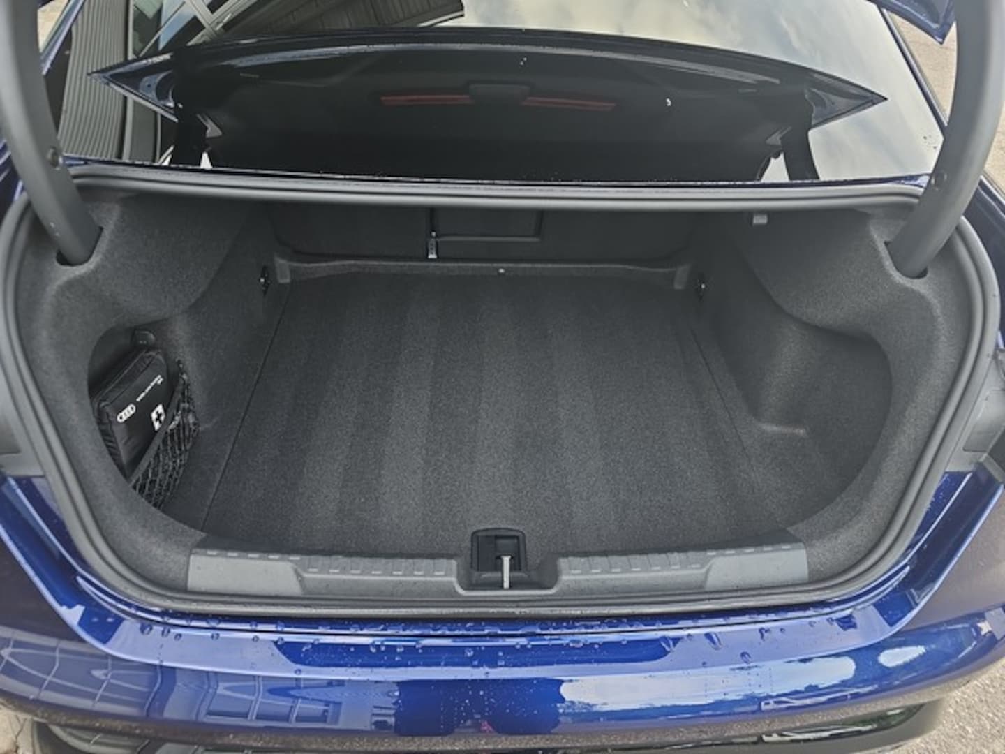 Bild über Audi S3 Limousine TFSI quattro S tronic - für weitere Informationen kontaktieren Sie den Audi Partner