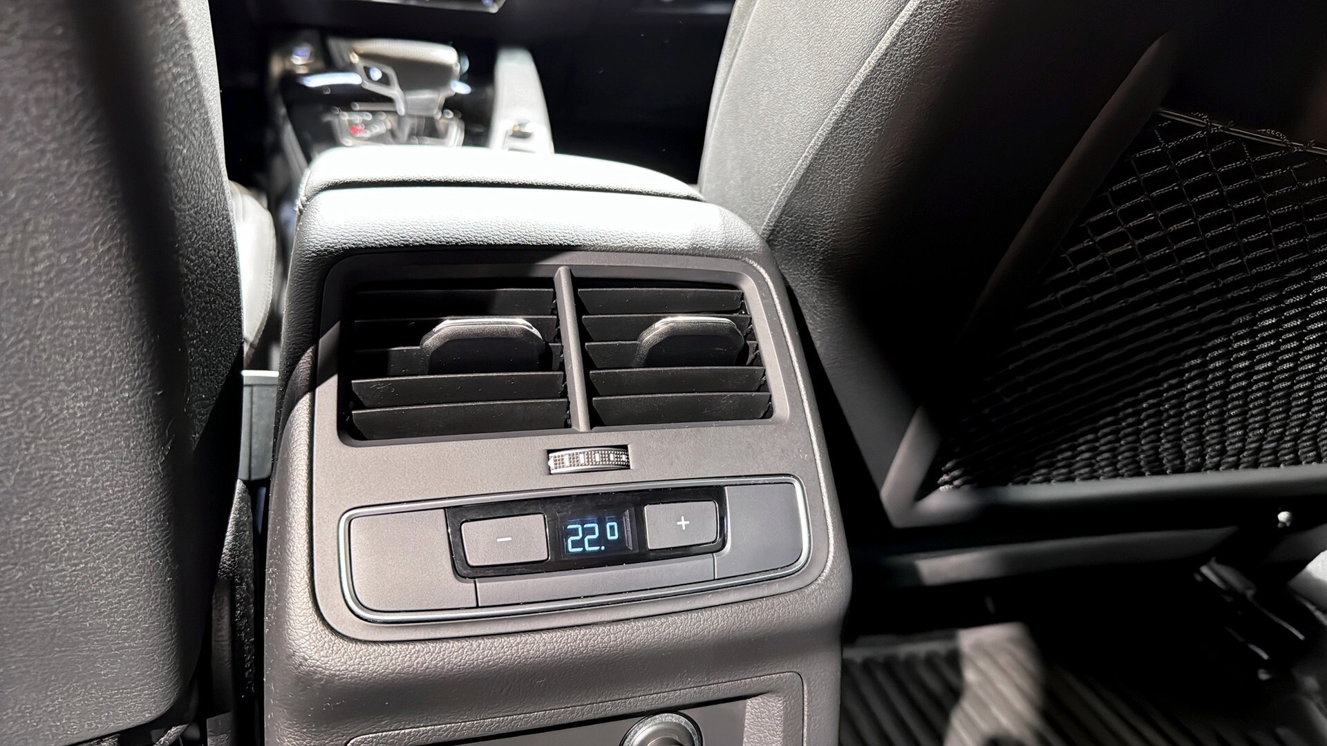 Image about Audi A4 Avant A4 Avant 40 TFSI quattro S line 204 hk S tronic