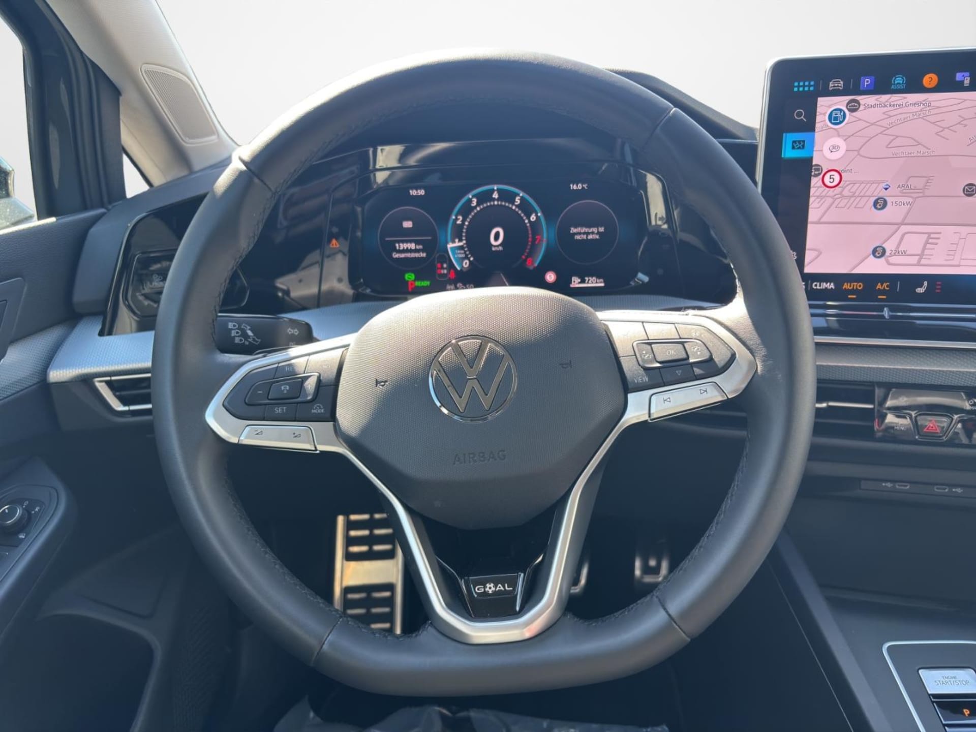 Volkswagen Golf Life