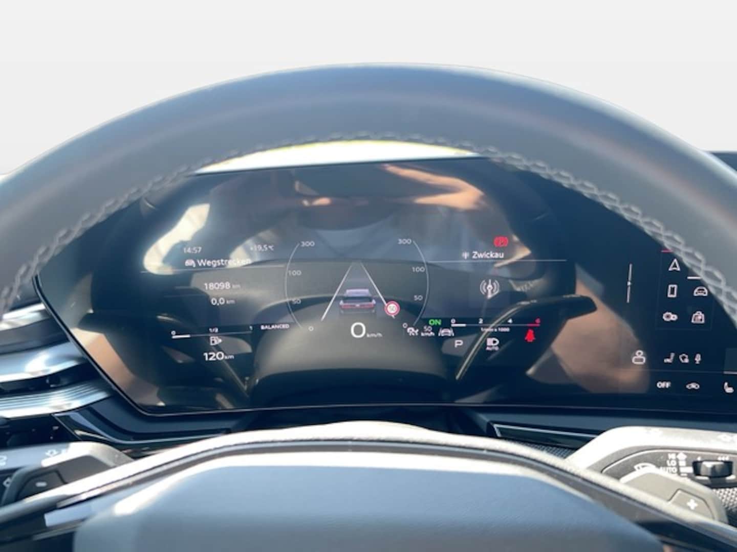 Bild über Audi A6 Avant TDI quattro 150 kW S tronic - für weitere Informationen kontaktieren Sie den Audi Partner